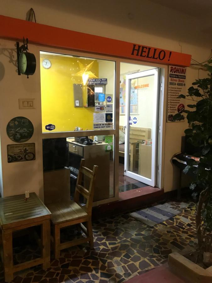 Silver Moon Guest House مهاباليبورام المظهر الخارجي الصورة