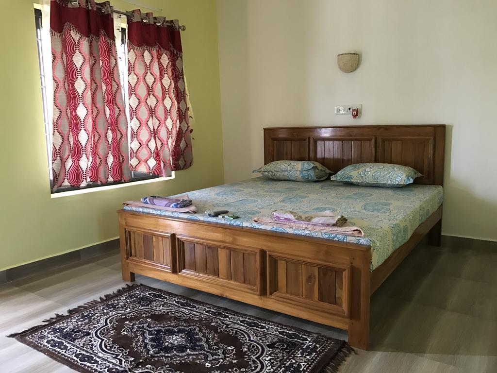 Silver Moon Guest House مهاباليبورام المظهر الخارجي الصورة