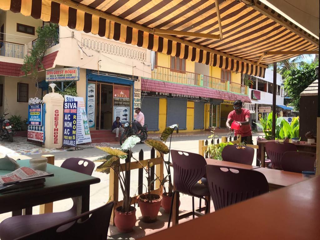 Silver Moon Guest House مهاباليبورام المظهر الخارجي الصورة